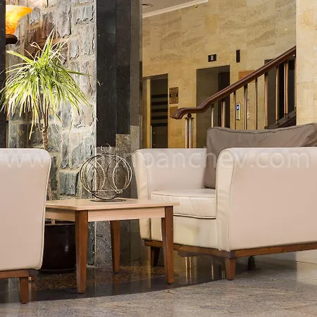 Dunav Plaza 4* Roese