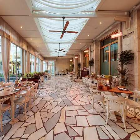 Dunav Plaza 4* Roese
