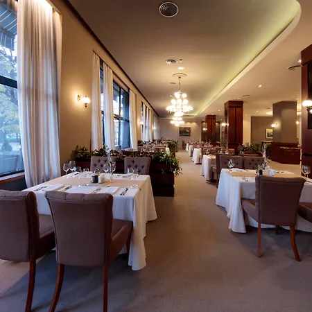 Dunav Plaza 4*