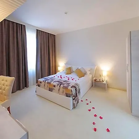 Dunav Plaza Hotel Roese