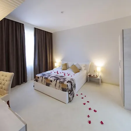 Dunav Plaza Hotel 4*